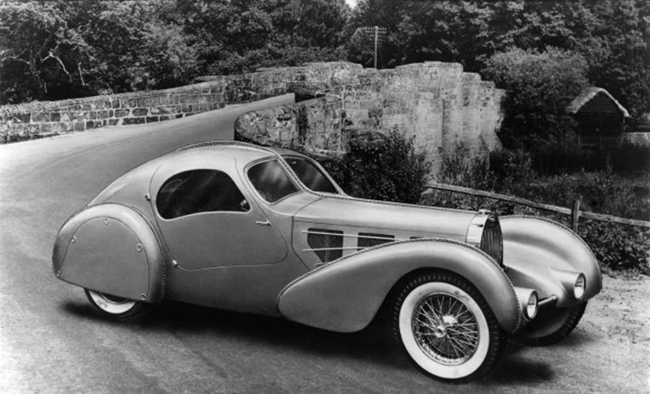 The original Aérolithe on the road.